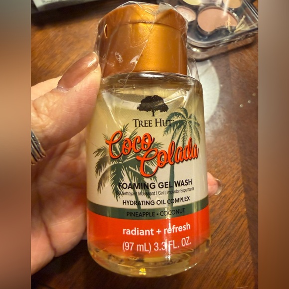 Inspirational Cosmetic Bags w/Sleep Mask, Body Wash, Shadow Palette & Mascara - Picture 8 of 11